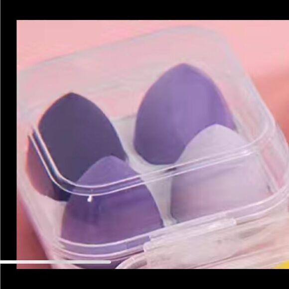 4 Pack of make-up sponges with container. Purples. - Picture 4 of 7